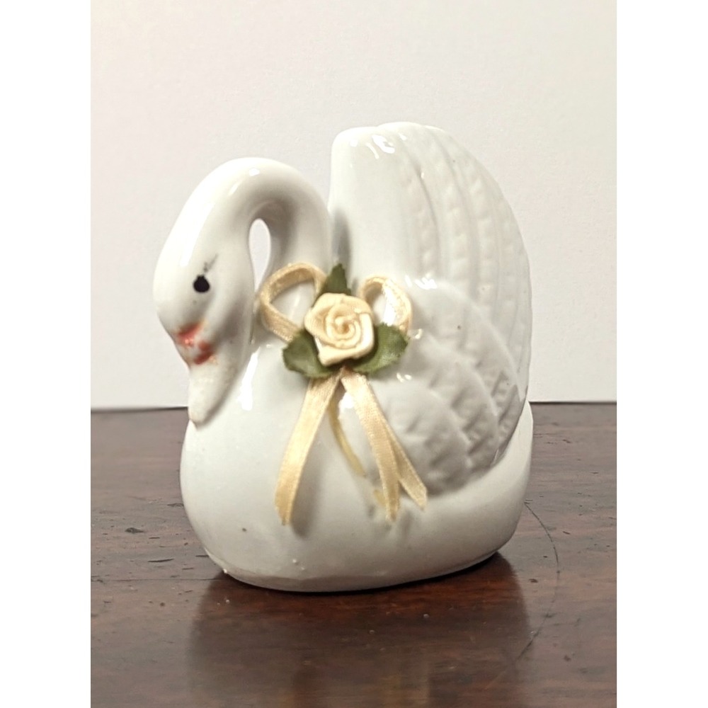 Vintage White Ceramic Swan Figurine Ribbon Rose Accent Glossy Bird 90s Decor - Picture 1 of 8